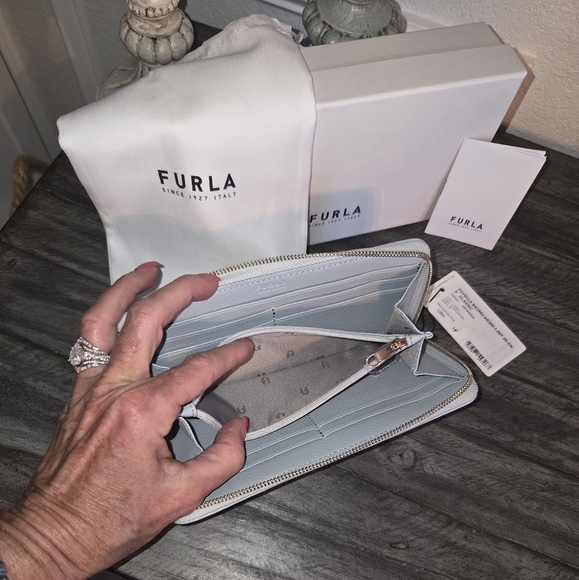 Furla Light Powder Blue Leather Wallet Full Inclusion NWT - Picture 3 of 4
